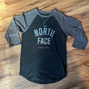 The North Face Classic Fit Raglan Baseball Tee Size Small Black Gray 3/4 Sleeve